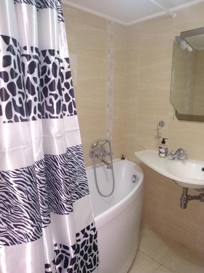 Центр, Євгена Коновальця, 3 Apartment Lutsk Ngoại thất bức ảnh
